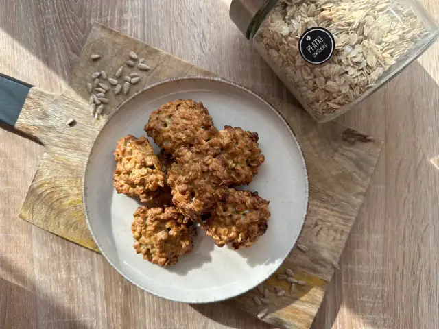 Jak upiec idealne ciastka owsiane? Przepis, triki, warianty FIT