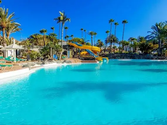 Najcieplejsza wyspa kanaryjska w grudniu – Fuerteventura czy inne?