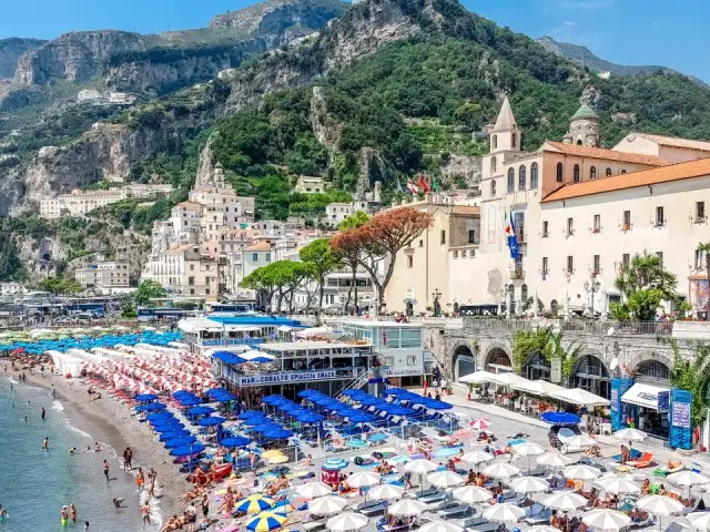  Odkryj niesamowite Wybrzeże Amalfi we Włoszech | Podróże 2023