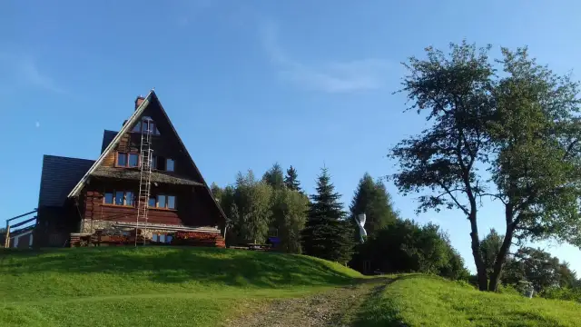 Bacówka Jaworzec: Przewodnik po sercu Bieszczadów. Noclegi, szlaki