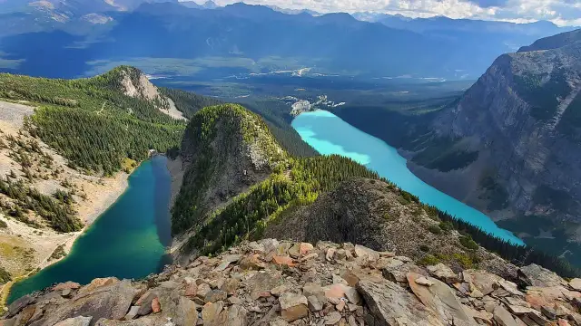 Najpiękniejsze jeziora w Kanadzie, które musisz zobaczyć w życiu