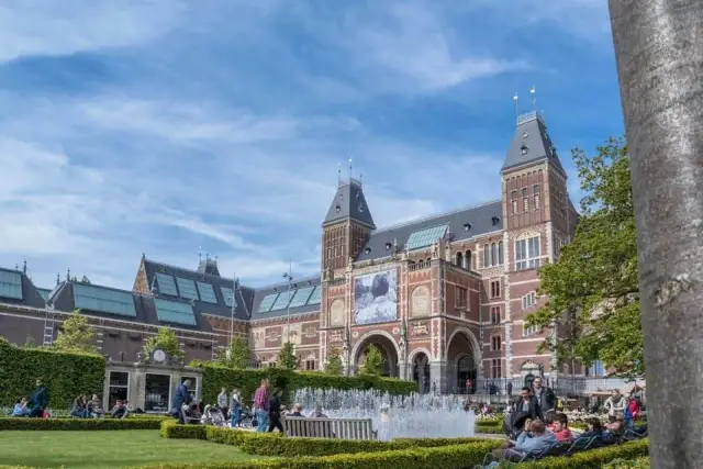 Muzeum sztuki nowoczesnej Amsterdam: Co musisz wiedzieć przed wizytą