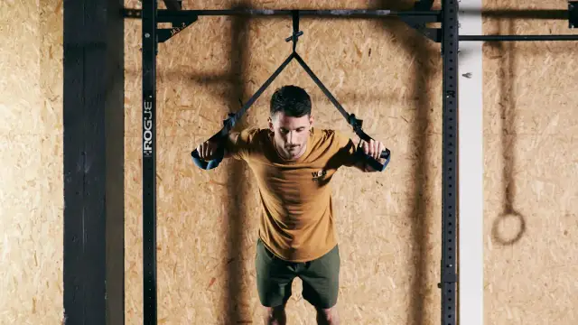 TRX ćwiczenia - Jak zbudować siłę bez siłowni? Plan i technika