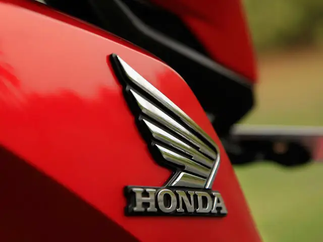 Znaczenie naszywek motocyklowych: symbole, historia i przynależność