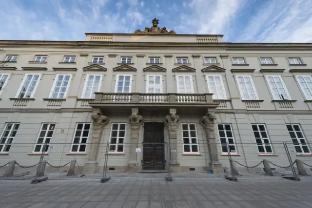 Pałac Tyszkiewiczów w Warszawie: fascynująca historia klasycystycznej perły