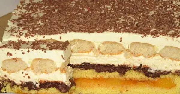 Pyszne ciasto brzoskwiniowe z nutellą – prosty przepis na deser