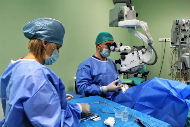 Czy operacja zaćmy boli? Prawda o bólu i odczuciach podczas zabiegu