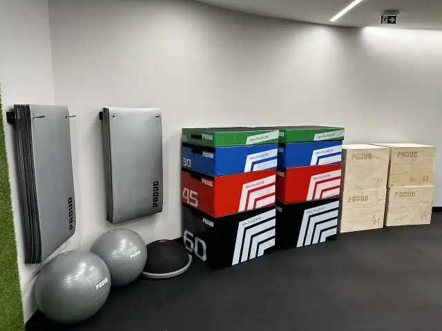 Skrzynia plyometryczna DIY: Zrób to sam, oszczędź i trenuj bezpiecznie