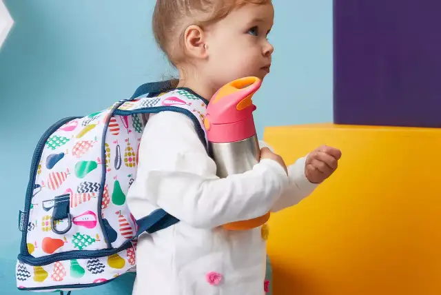 Jaki bidon dla przedszkolaka? Wybierz najlepszy model dla dziecka