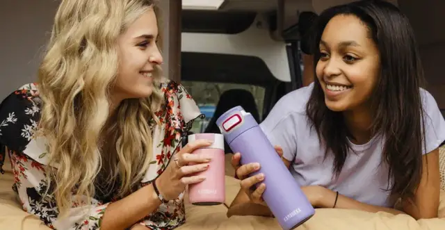 Kubek termiczny vs termos: Który wybrać? Kluczowe różnice i porady