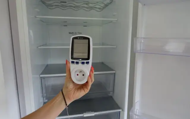 Moc elektryczna lodówki - jak ją obliczyć i oszczędzać