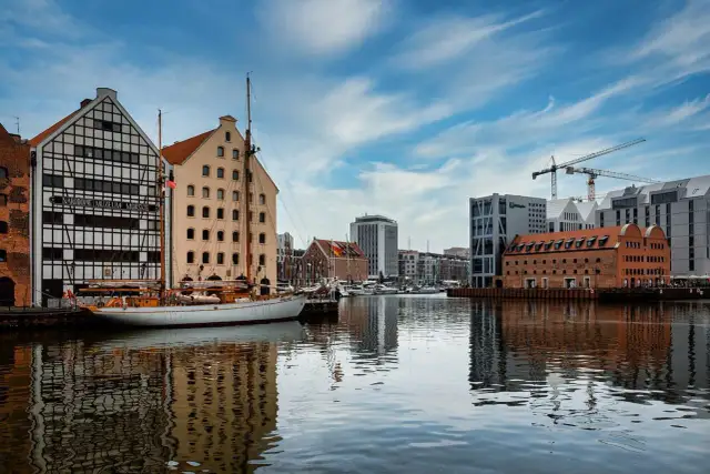 Ile kosztuje nocleg nad morzem? Poradnik, jak nie przepłacić!