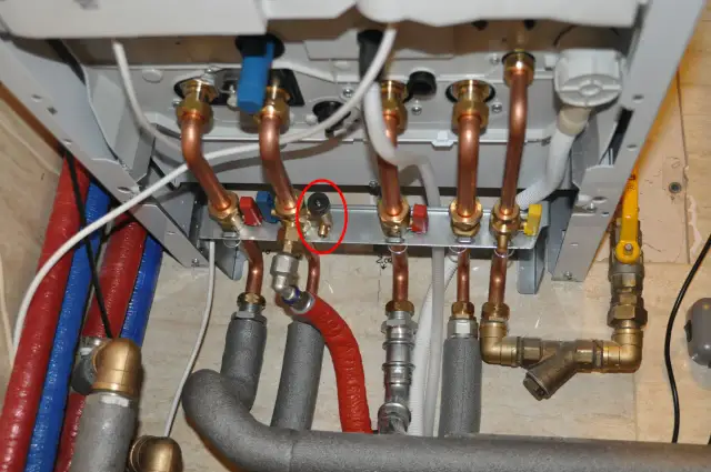 Piec Saunier Duval Isotwin Condens: Wydajny system grzewczy