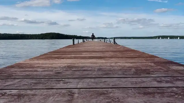 Jezioro Charzykowskie: Atrakcje, sporty wodne i Bory Tucholskie