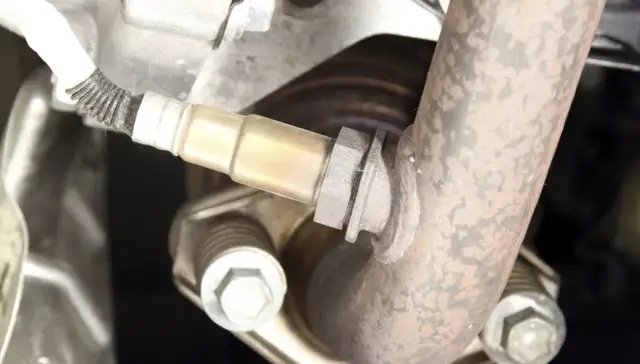 Objawy uszkodzonej sondy lambda Toyota Yaris - jak rozpoznać i naprawić problem