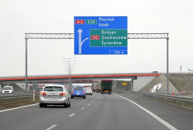 Ile można jechać na autostradzie? Sprawdź limity prędkości dla pojazdów