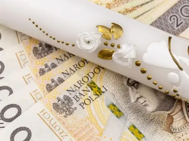 Ile dziadkowie dają na komunię? Sprawdź typowe kwoty i zwyczaje