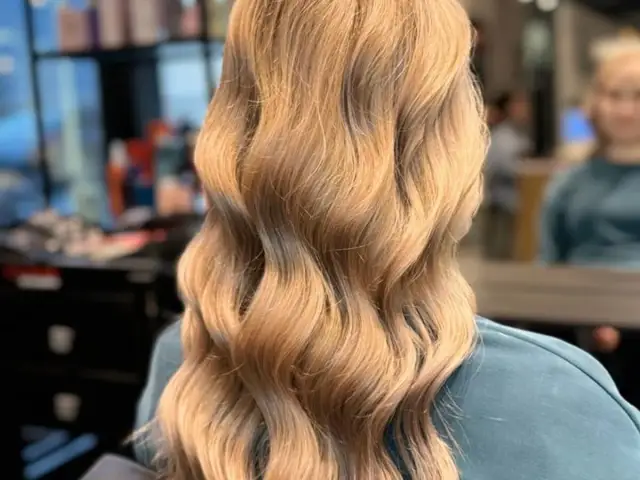 Jaki olejek do włosów rozjaśnianych, aby uniknąć zniszczeń i przesuszenia?