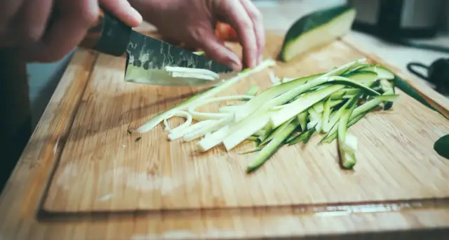Czy pies może jeść cukinię? Bezpieczne porady i korzyści zdrowotne