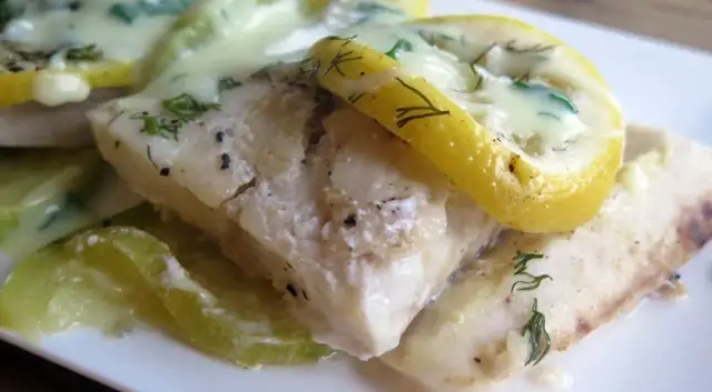 Dorsz na parze: Ile czasu? Gotuj idealnie soczystą rybę!