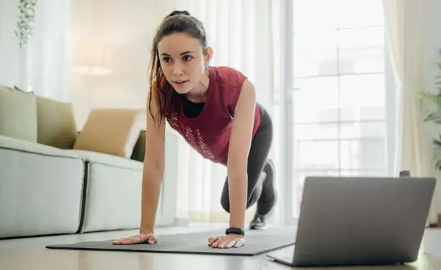 Cardio zu Hause: Fit ohne Geräte Ihr effektiver Plan für mehr Energie