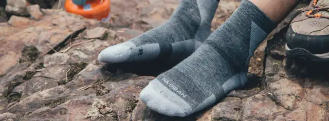 Skarpety w góry: Merino czy syntetyki? Wybierz i zapomnij o pęcherzach!