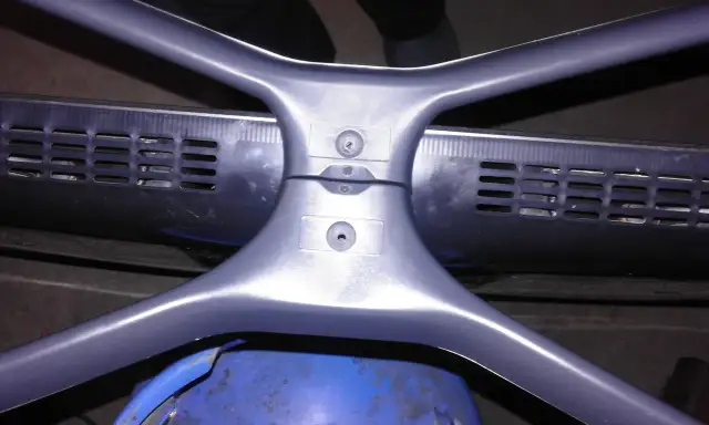 Jak zamontować nóżki do telewizora Samsung - uniknij błędów montażowych