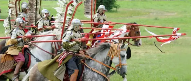 Jakie formacje nie walczyły konno? Odkryj ich znaczenie w historii