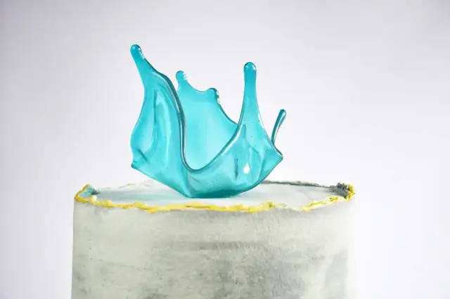 Jak zrobić lizaki na tort? Izomalt czy beza poradnik krok po kroku