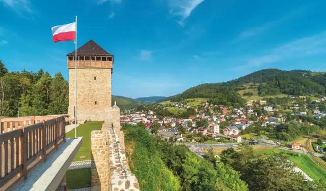 Zamek w Muszynie: Odkryj historię i praktyczne informacje dla odwiedzających