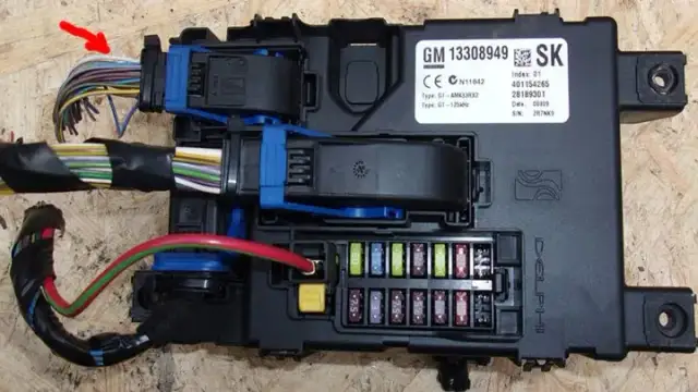 Gdzie są bezpieczniki w Opel Corsa? Oto lokalizacje i porady