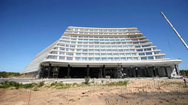 Ile hoteli ma Gołębiewski? Zaskakująca liczba i lokalizacje w Polsce