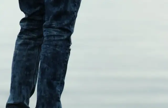 Spodnie Slim Fit: Przewodnik po kroju, dopasowaniu i stylizacji