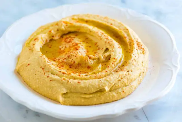 Ingrédients essentiels pour un houmous maison savoureux et facile