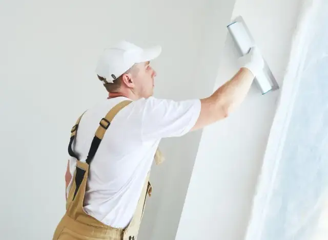 Cena za położenie gładzi gipsowej w 2025 - ile zapłacisz za robociznę?