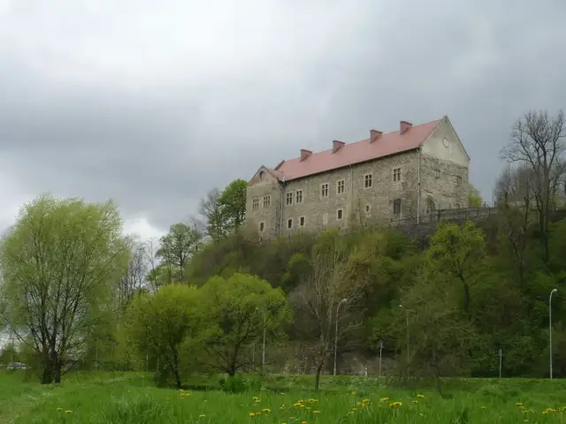 Zamek królewski w Sanoku: odkryj jego fascynującą historię i tajemnice