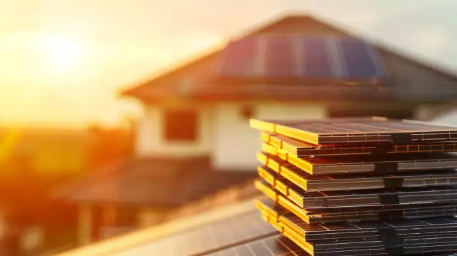 Tanie panele fotowoltaiczne: Aż 9 sposobów na obniżenie kosztów!