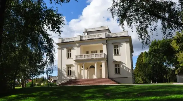 Atrakcje w Brwinowie, które zaskoczą całą rodzinę i umilą czas