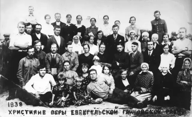 Kim są zielonoświątkowcy? Wiara, praktyki i różnice