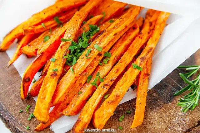 Jak zrobić bataty na obiad? Przepisy, triki i idealne frytki!