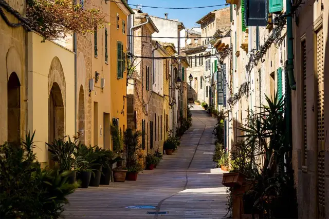 Atrakcje w Alcudii: odkryj nieznane skarby Majorki i uniknij tłumów