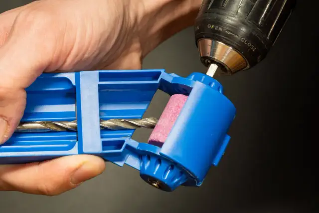 Jak ostrzyć wiertła do metalu, by uniknąć kosztownych błędów