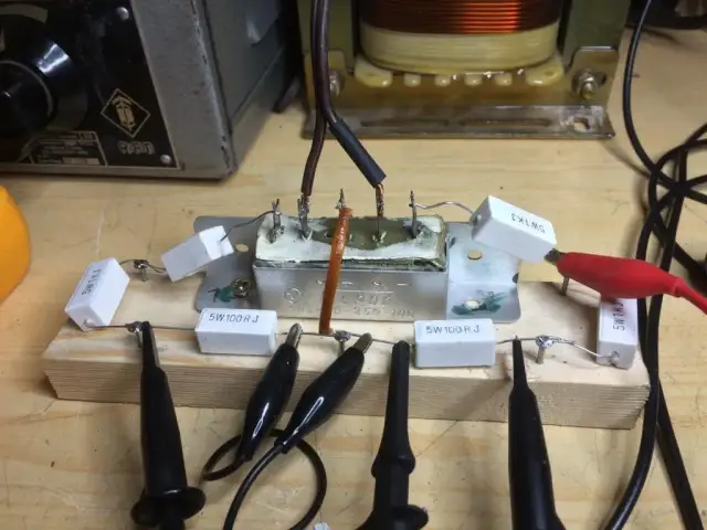 Prostownik selenowy czy diodowy - co wybrać dla lepszej wydajności?