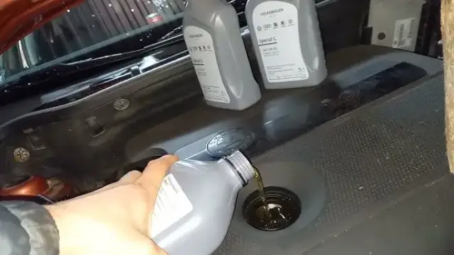 Skoda Fabia wymiana oleju co ile – uniknij kosztownych błędów