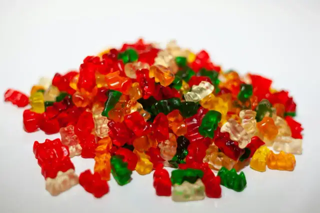 Z czego są zrobione żelki Haribo? Odkryj ich składniki i właściwości