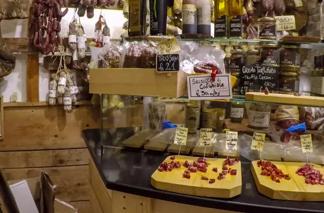 San Gimignano gdzie zjeść: odkryj najlepsze lokale gastronomiczne