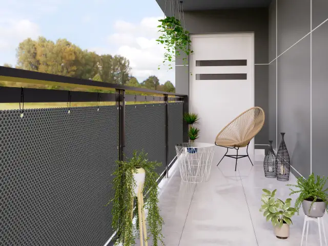 Czym zasłonić ogrodzenie panelowe, aby zyskać prywatność i styl?