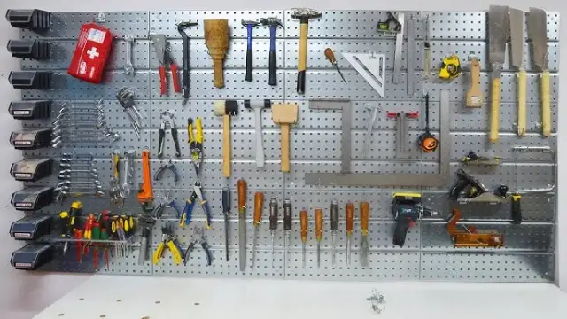 Jak ułożyć narzędzia w warsztacie, aby uniknąć chaosu i zyskać przestrzeń