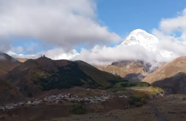 Gdzie sprawdzić pogodę w górach, by uniknąć niebezpieczeństw podczas wypraw?