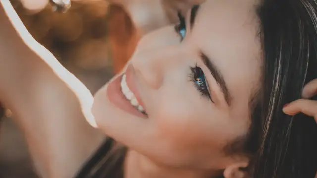 Depilacja woskiem: jak długo gładka skóra? Sekrety trwałości